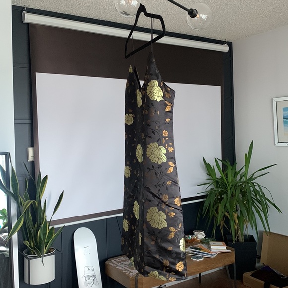 Black & Gold Floral Dress - Picture 4 of 6